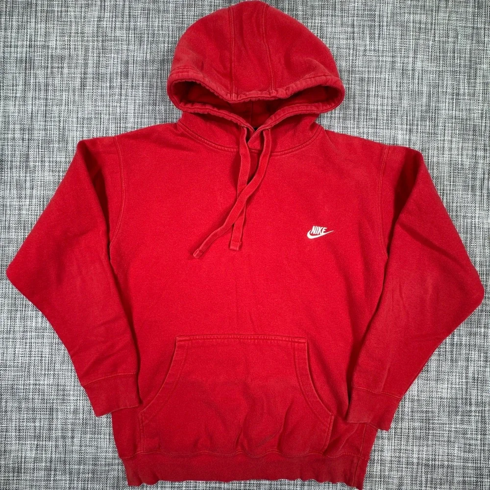 Nike Men's Club Fleece Hoodie Size Medium Red Embroidered Futura Logo Pullover